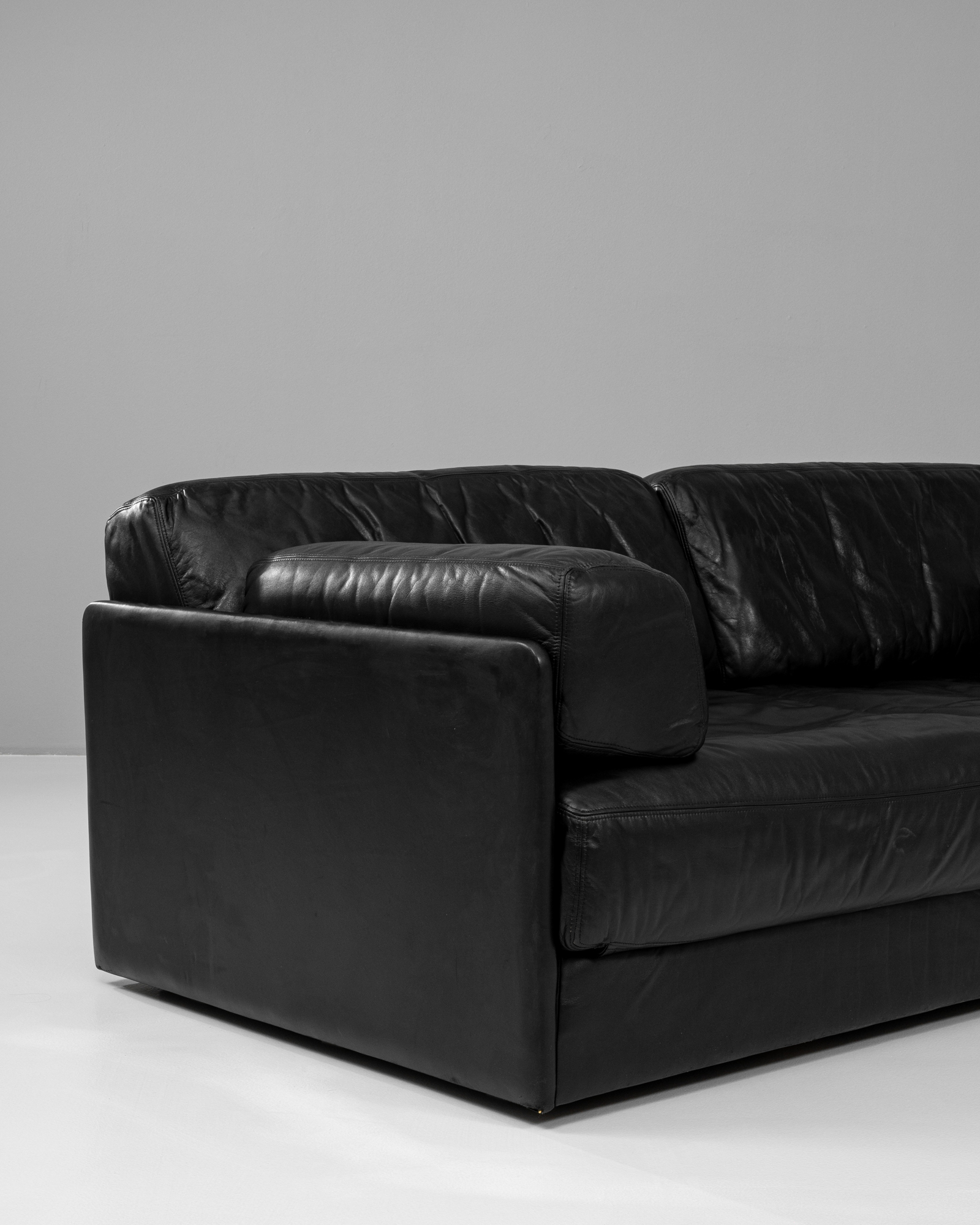 Specs and info on Modular Leather Sofa DS76 By De Sede